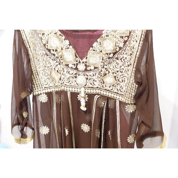 Ornate Gold appliques on Brown Kufta Dress/Saree Blouse - Picture 3 of 9